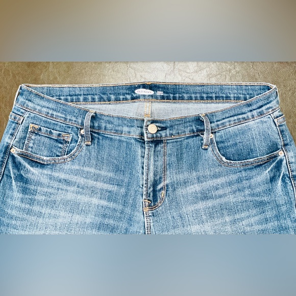 Old Navy Women’s Boot-Cut Jeans, Size 14P - Picture 4 of 14